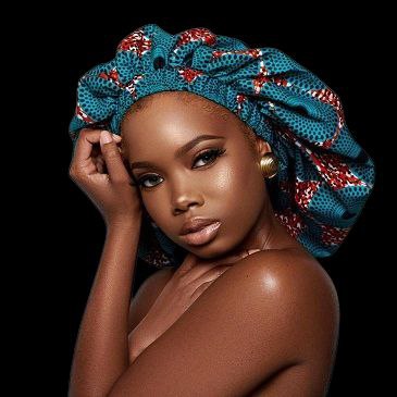 Bonnet en satin deux tons ajustable